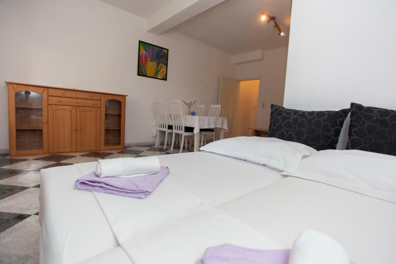 Apartments Damjanovic Makarska Szoba fotó