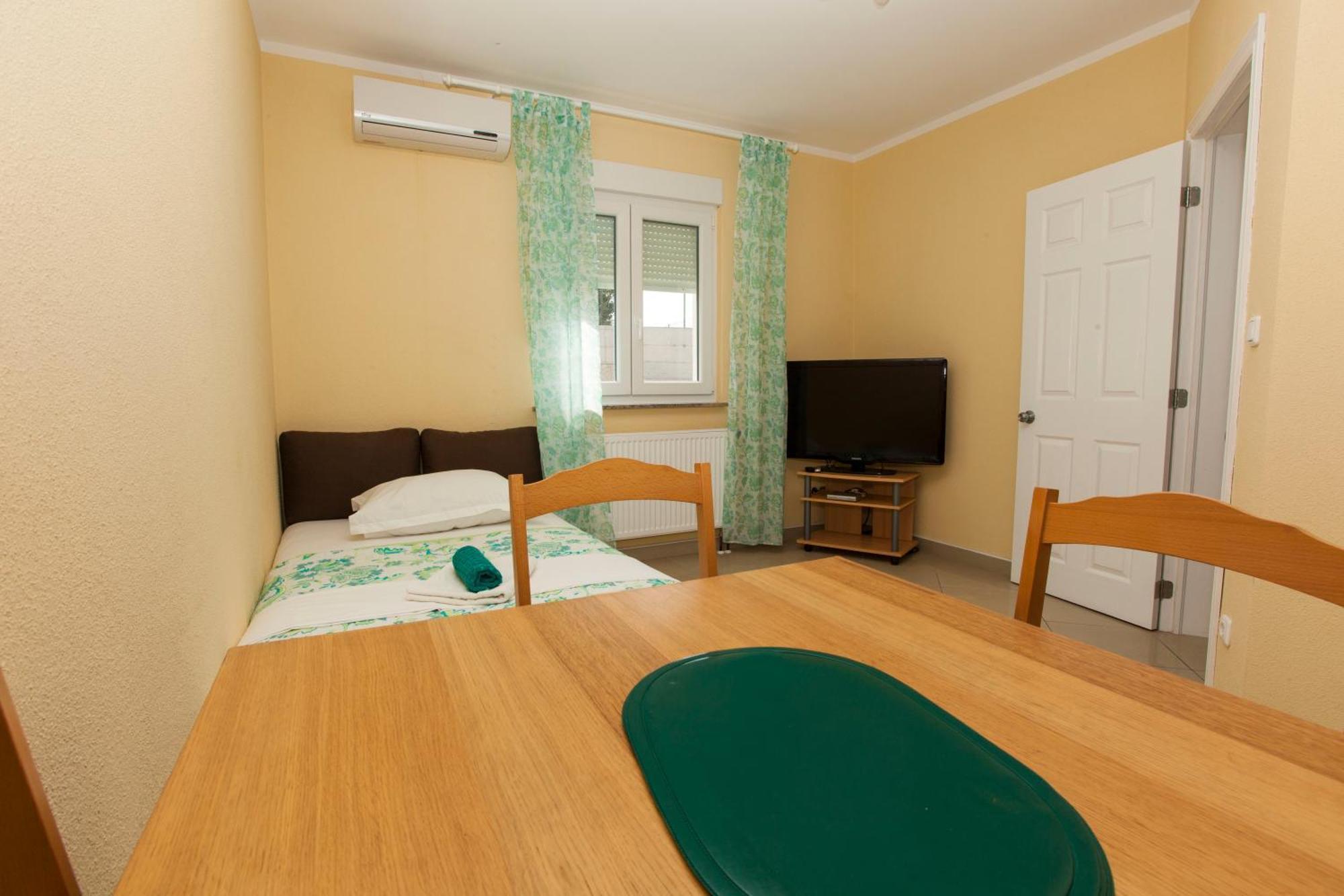 Apartments Damjanovic Makarska Szoba fotó