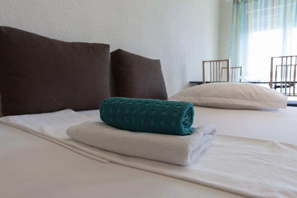 Apartments Damjanovic Makarska Szoba fotó