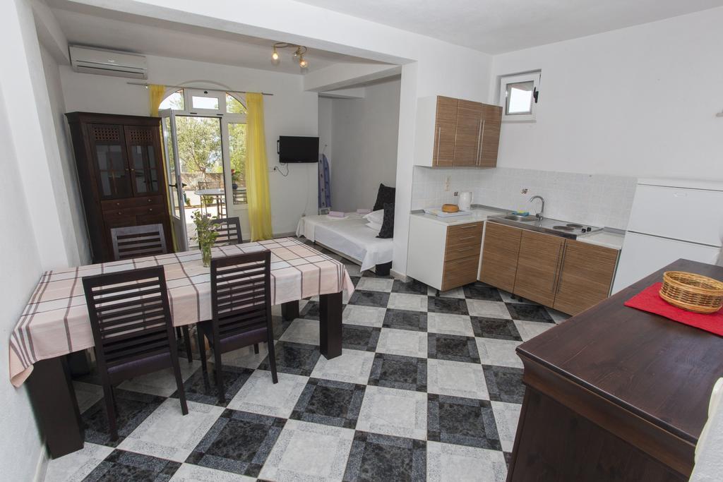 Apartments Damjanovic Makarska Kültér fotó