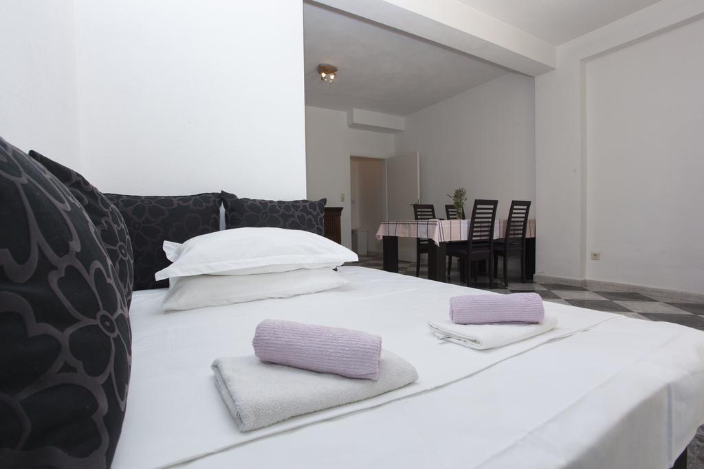 Apartments Damjanovic Makarska Kültér fotó