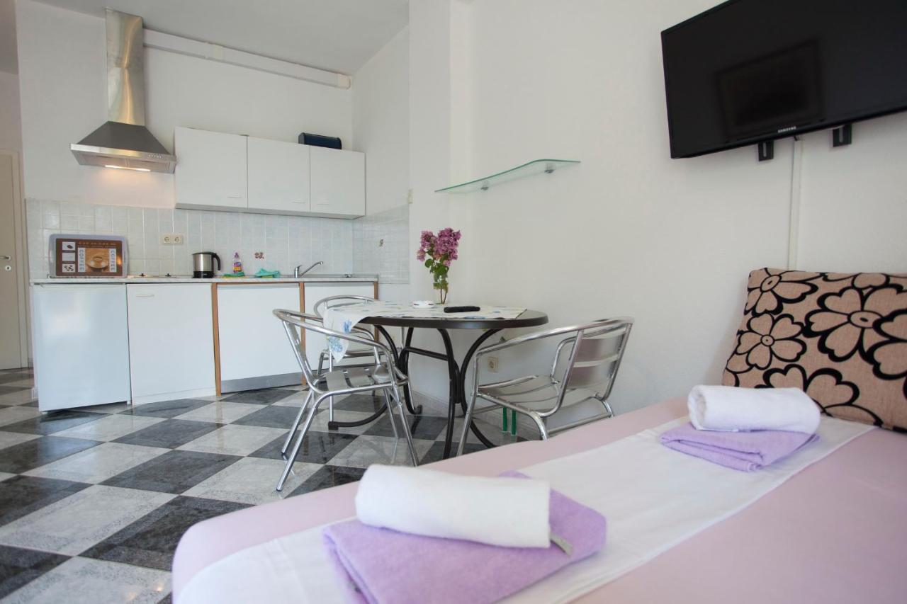 Apartments Damjanovic Makarska Szoba fotó